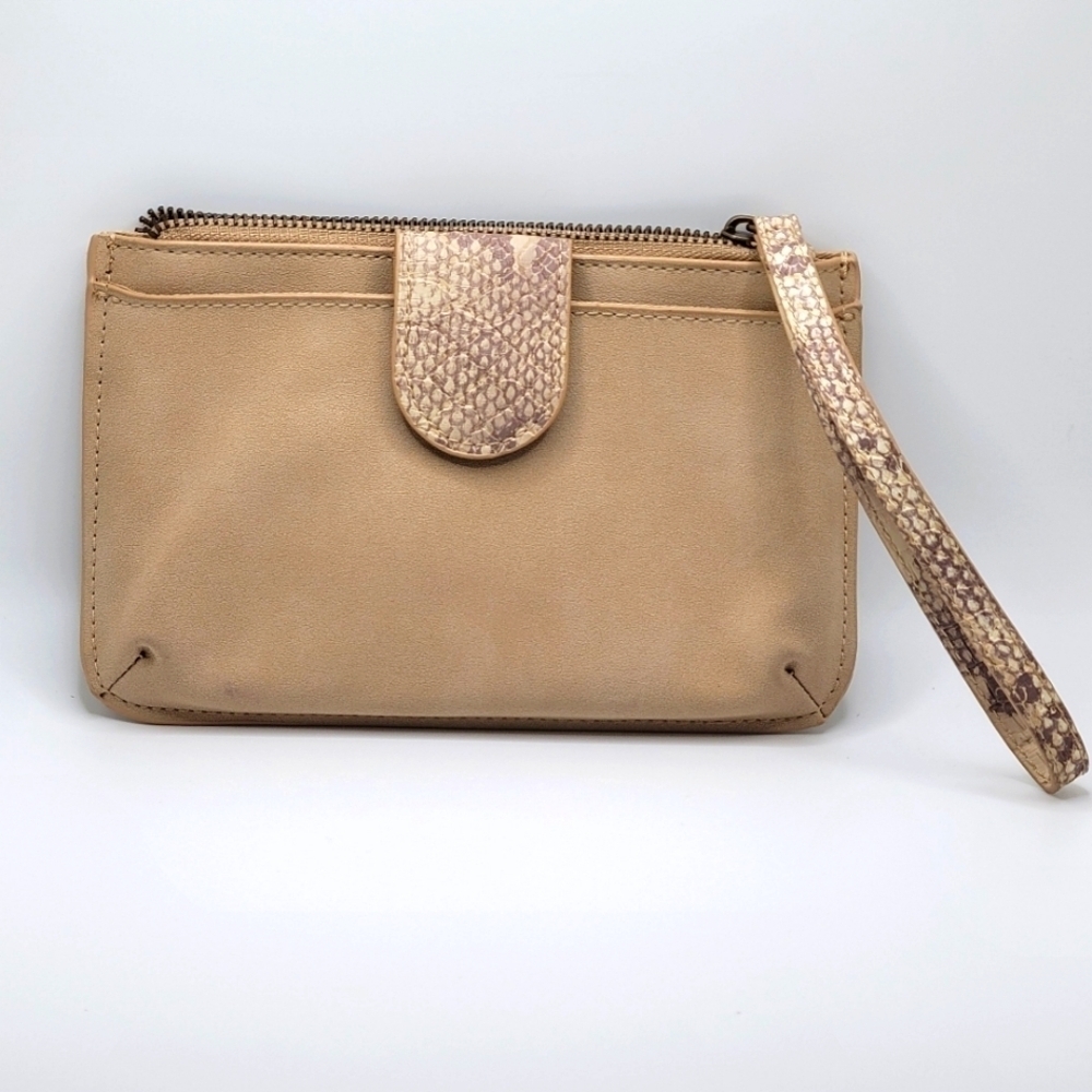 Bundle Two (2) Universal Thread Wristlet Bags - image 7